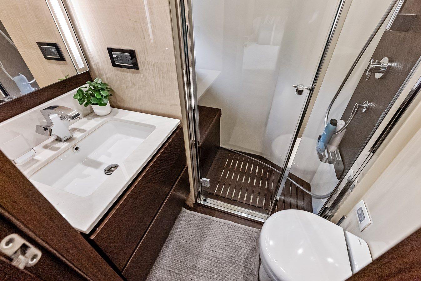 Buy a yacht CLASS DISMISSED 72 Fly