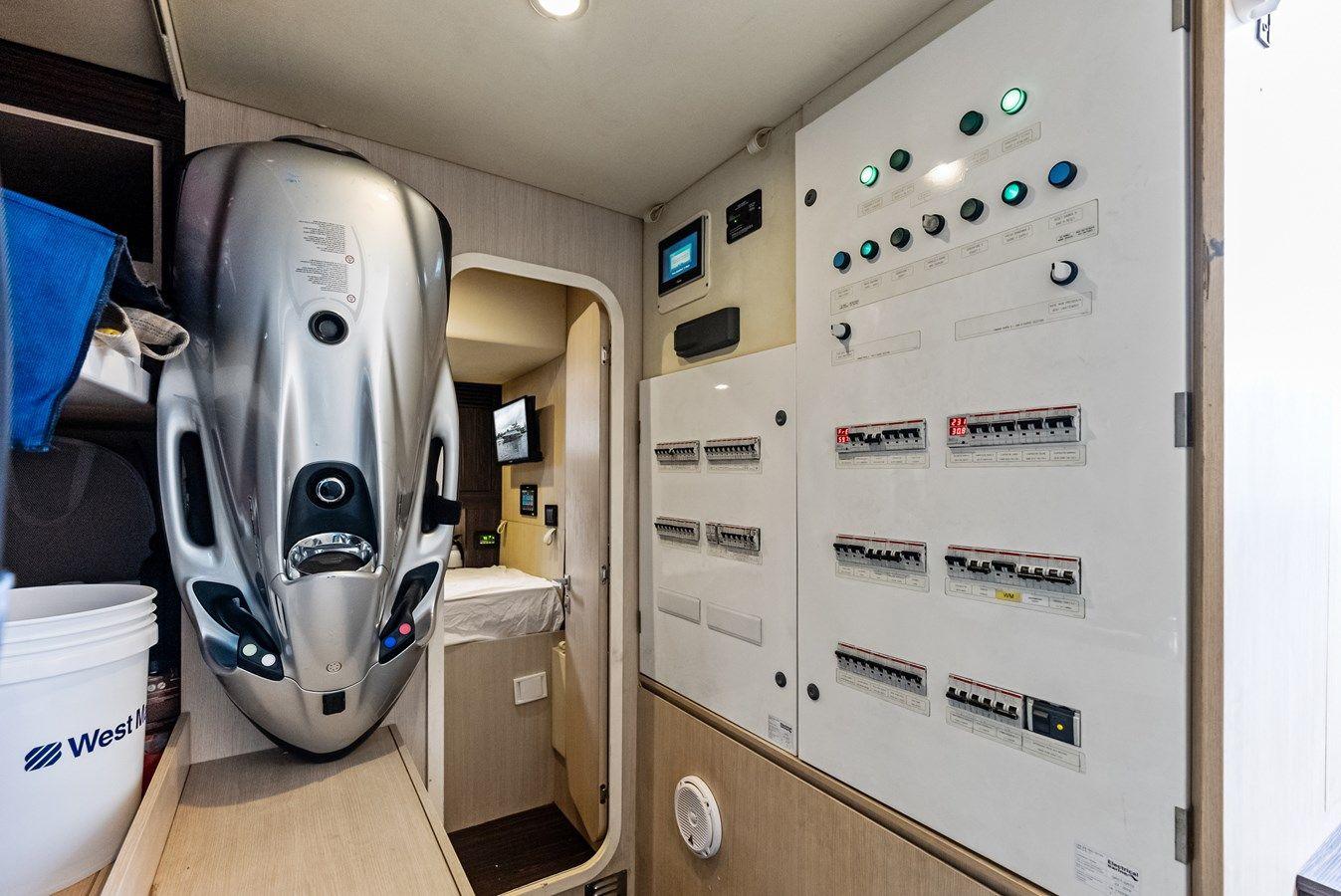 CLASS DISMISSED - Azimut Yachts