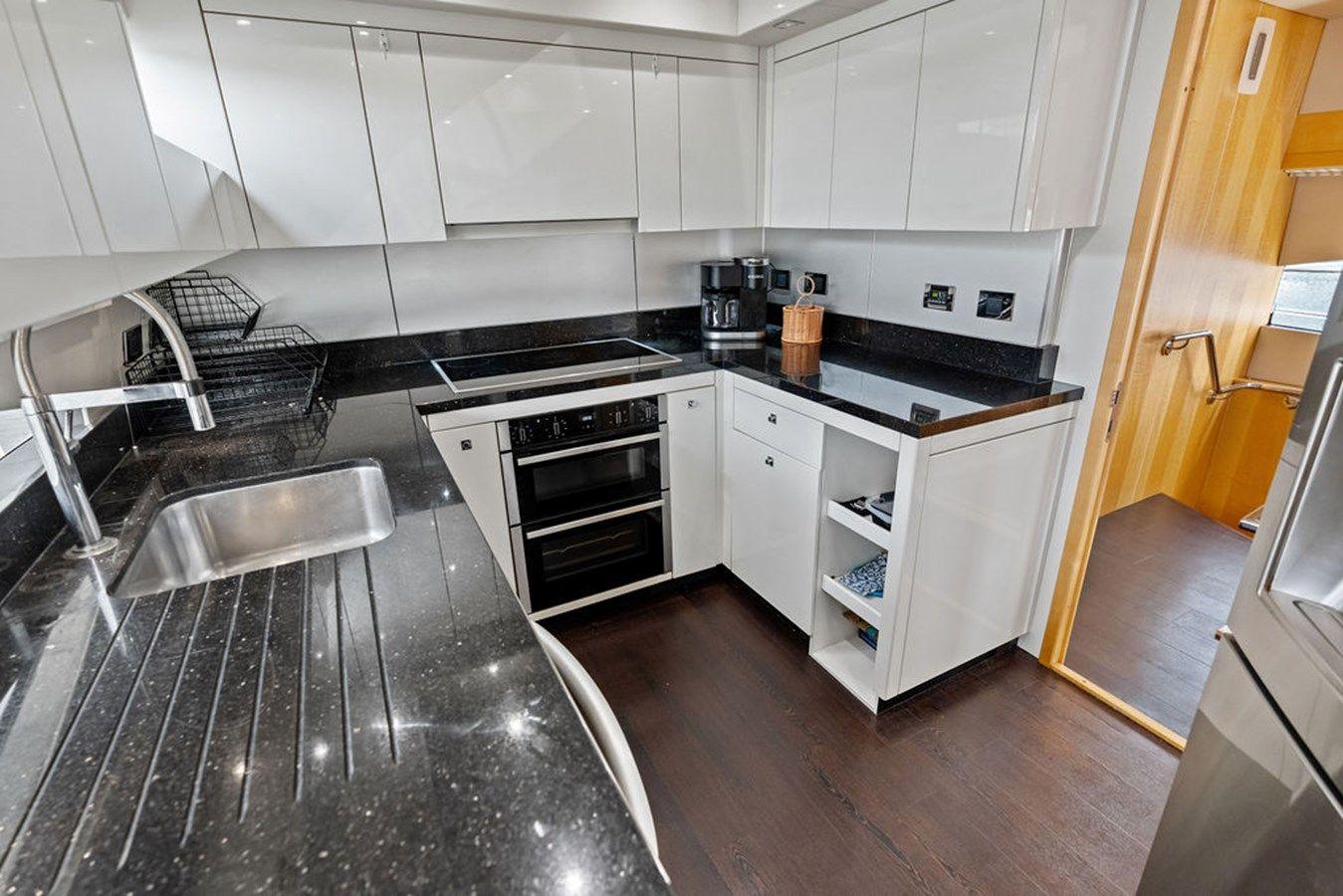 FUNSEEKER - Sunseeker yacht sale