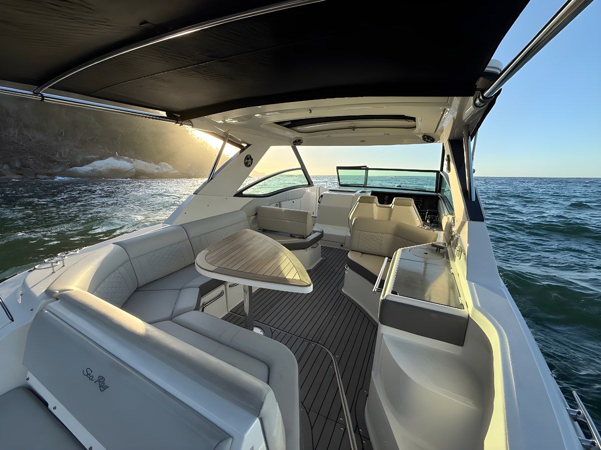 Buy a yacht Momentum - SEA RAY