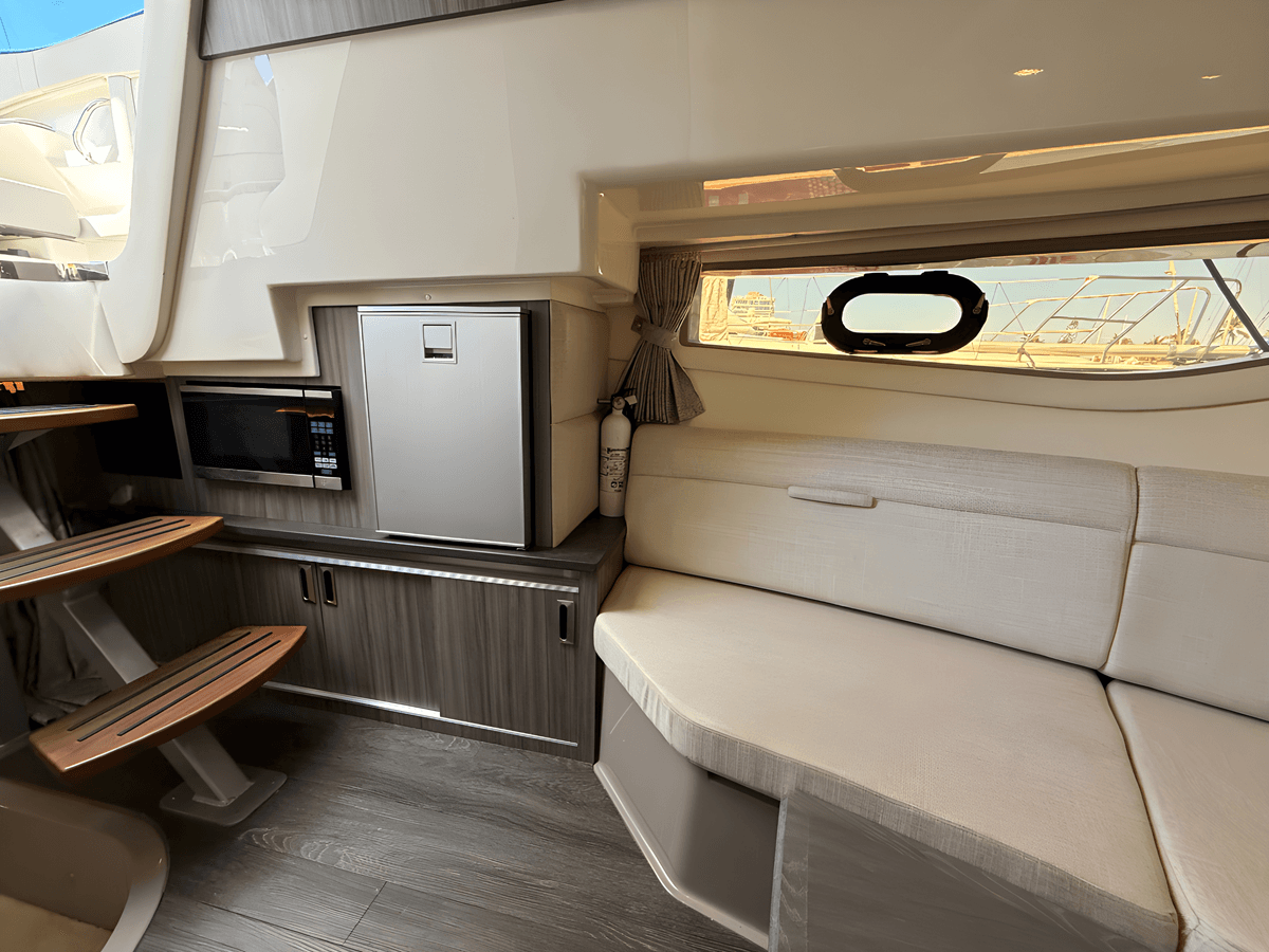 Momentum - SEA RAY yacht sale