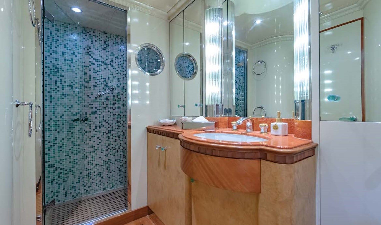 Buy a yacht AZUL V - CRN