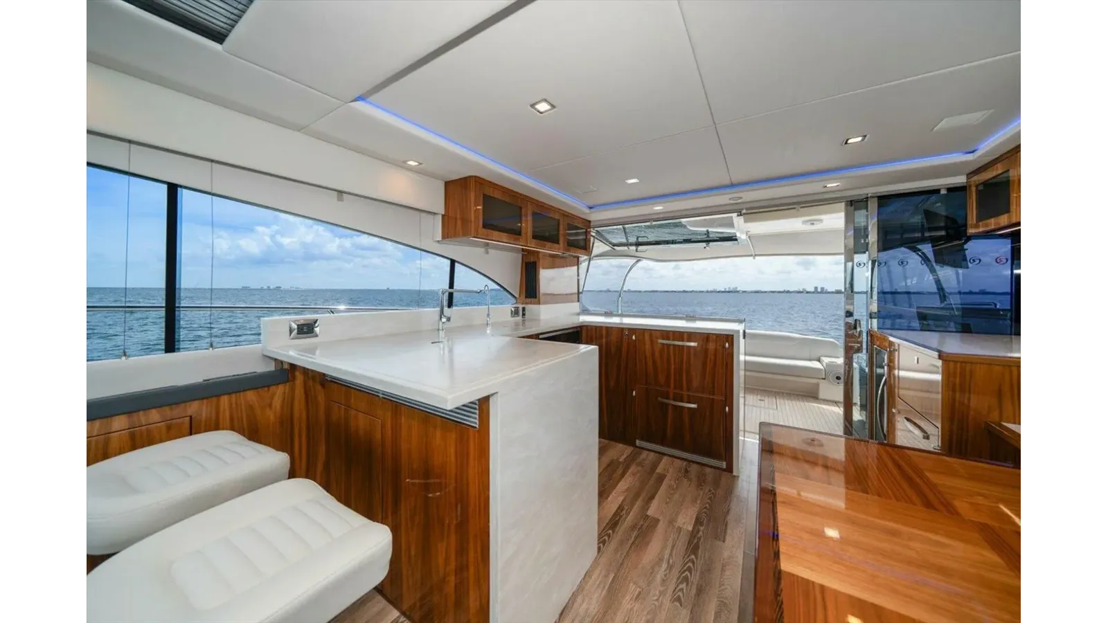 Продажа яхты MISS SIP - Riviera