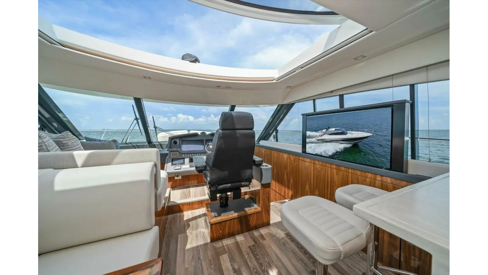 Лучшие предложения покупки яхты MISS SIP 5400 Sport Yacht