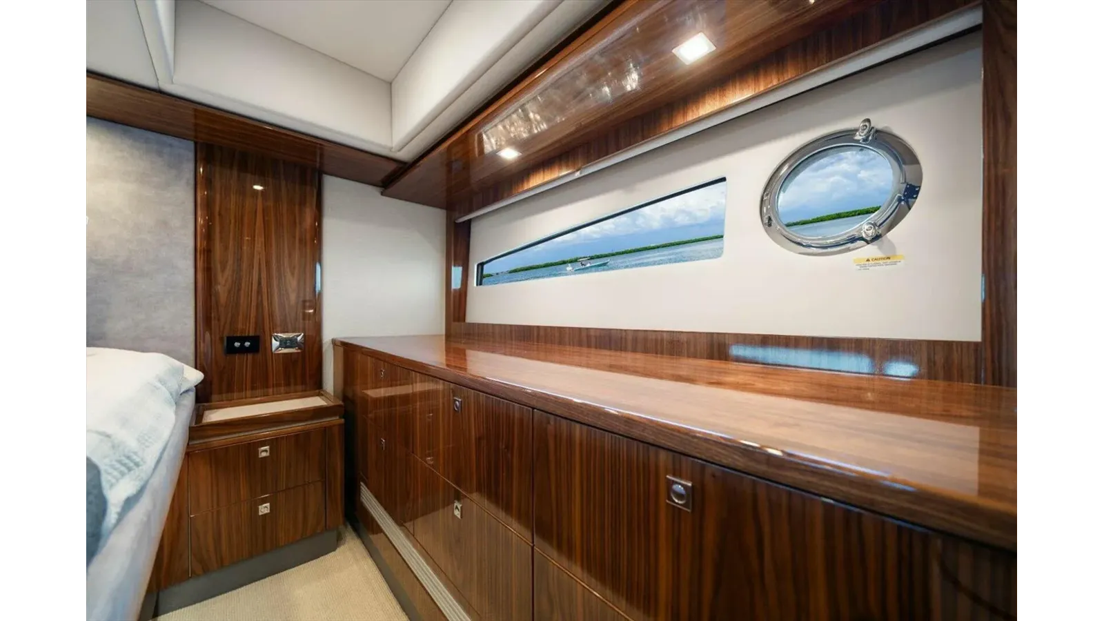 Лучшая цена на MISS SIP