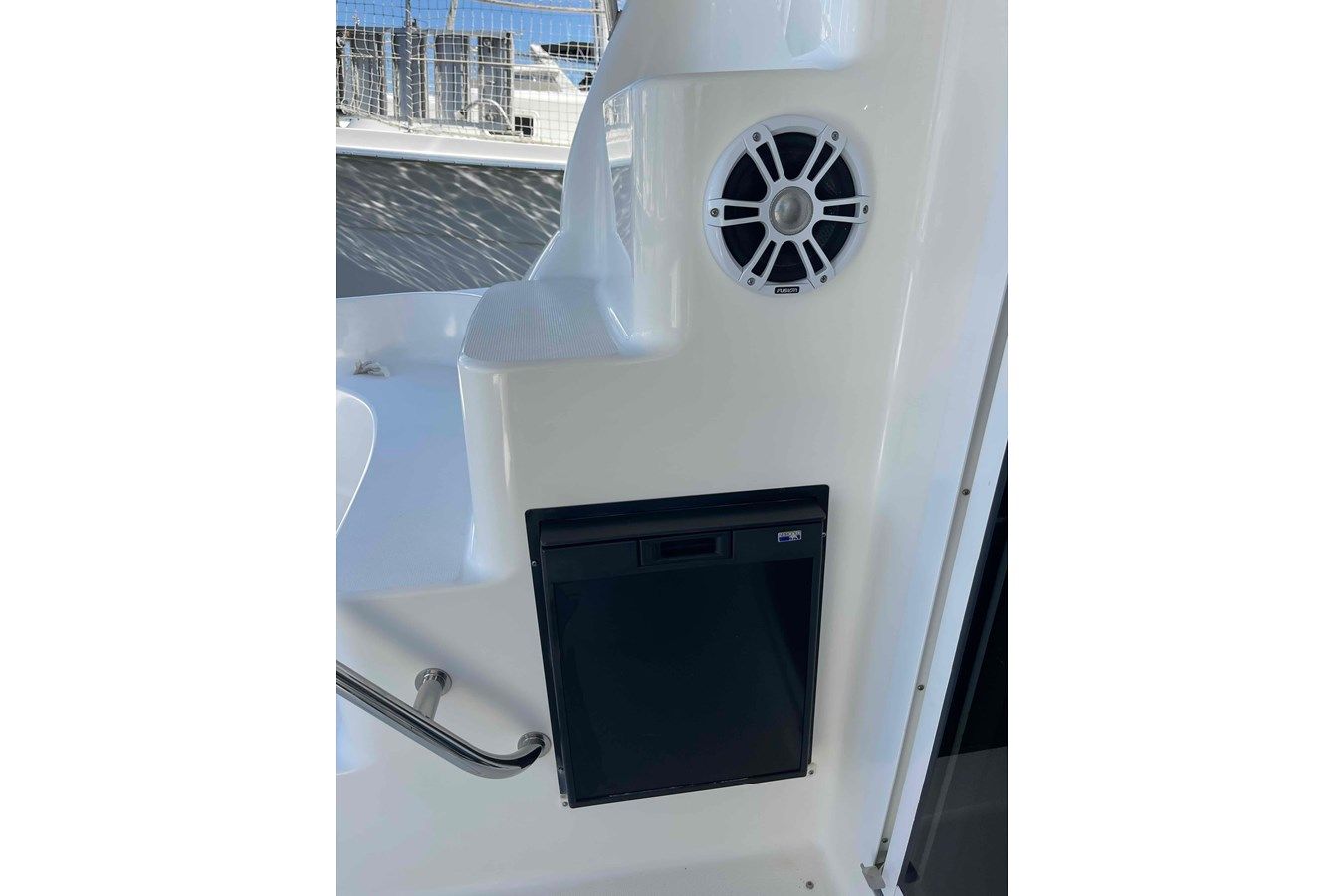 the best price on BEIRA MAR 420 Sedan Bridge