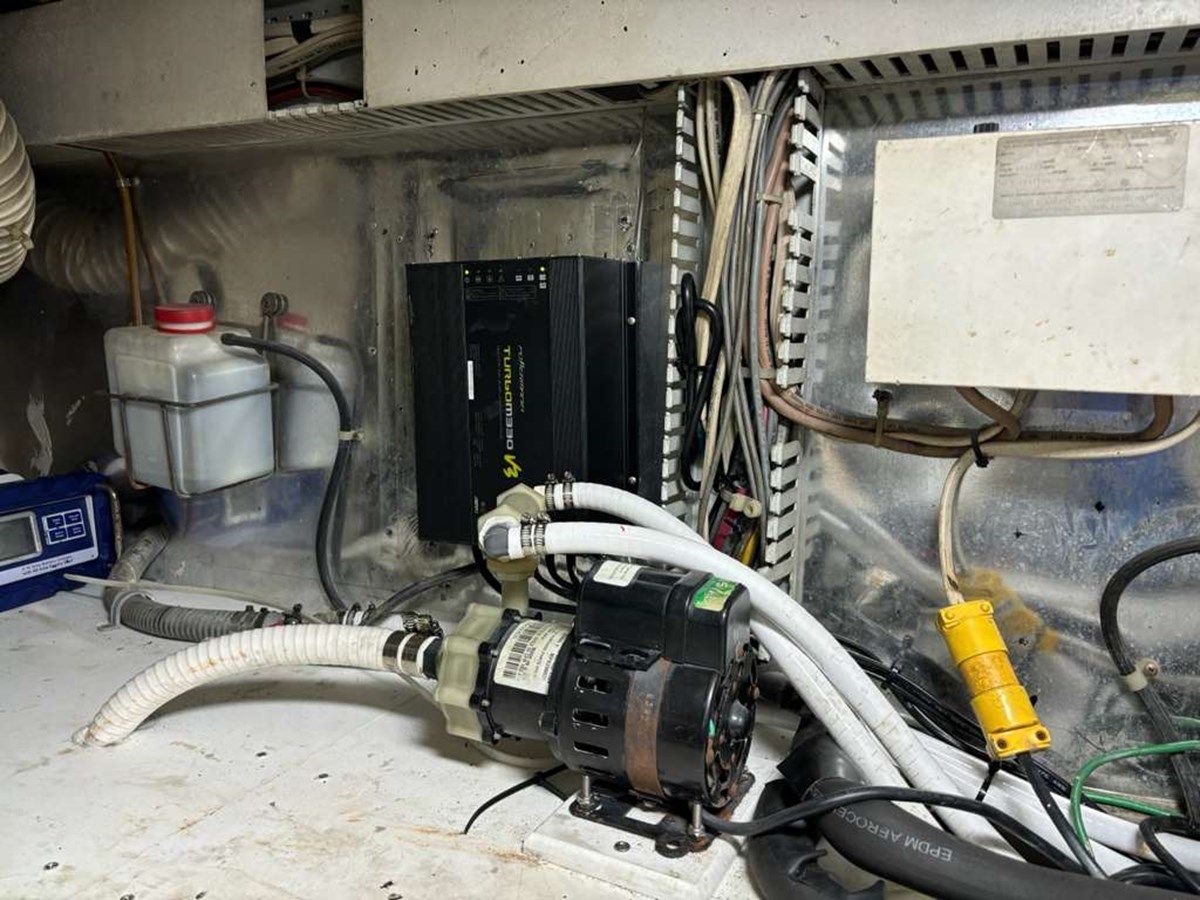 the best price on 42 ft 1995 Ocean Yachts 42 sportsfish - OCEAN YACHTS