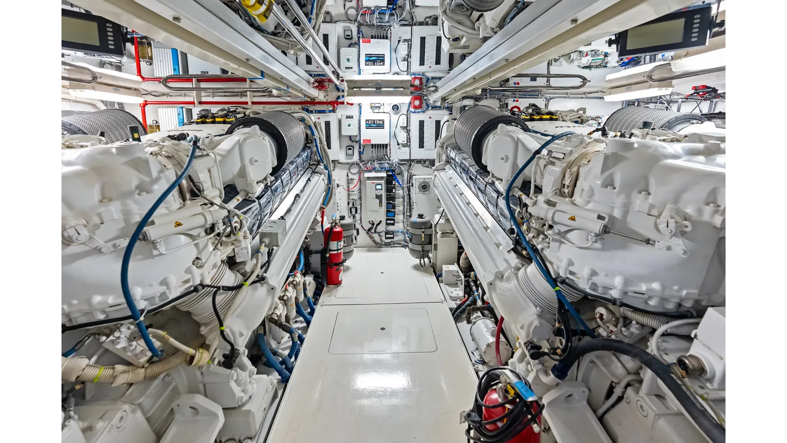 Buy a FIRTH'S CHASM Enclosed Bridge at Shestakov Yacht Sales