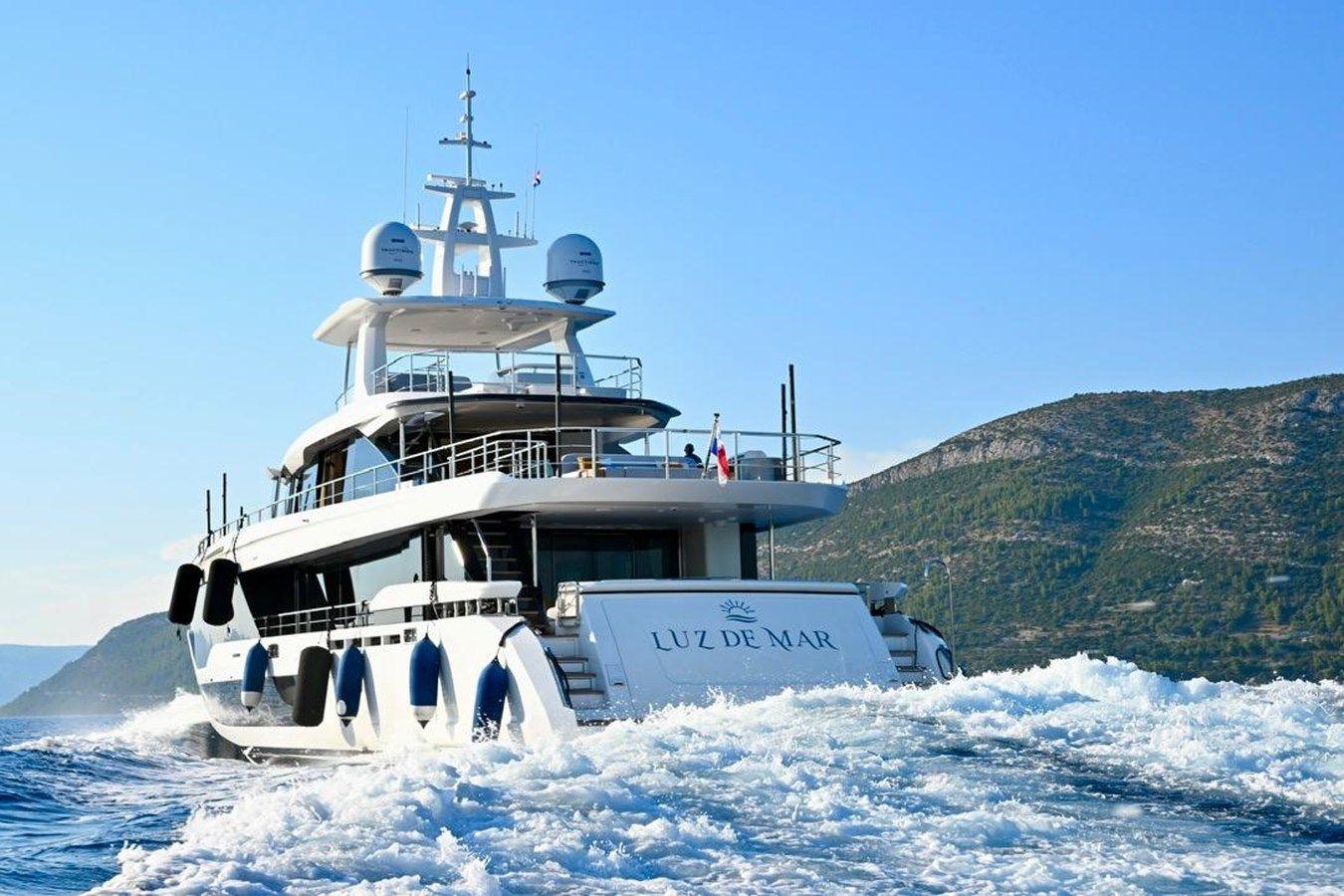 the best price on LUZ DE MAR 115