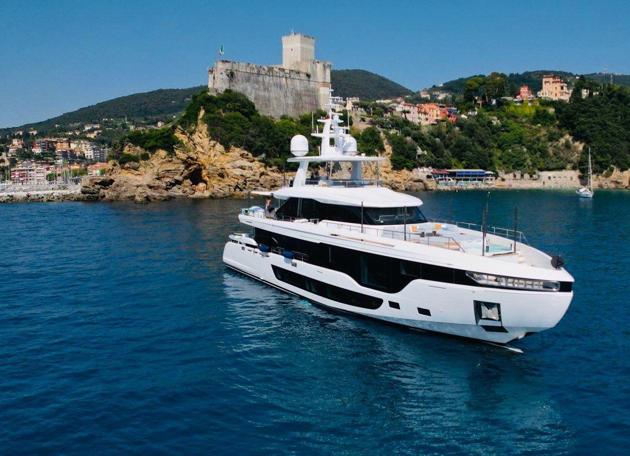 best yacht sales deals LUZ DE MAR 115