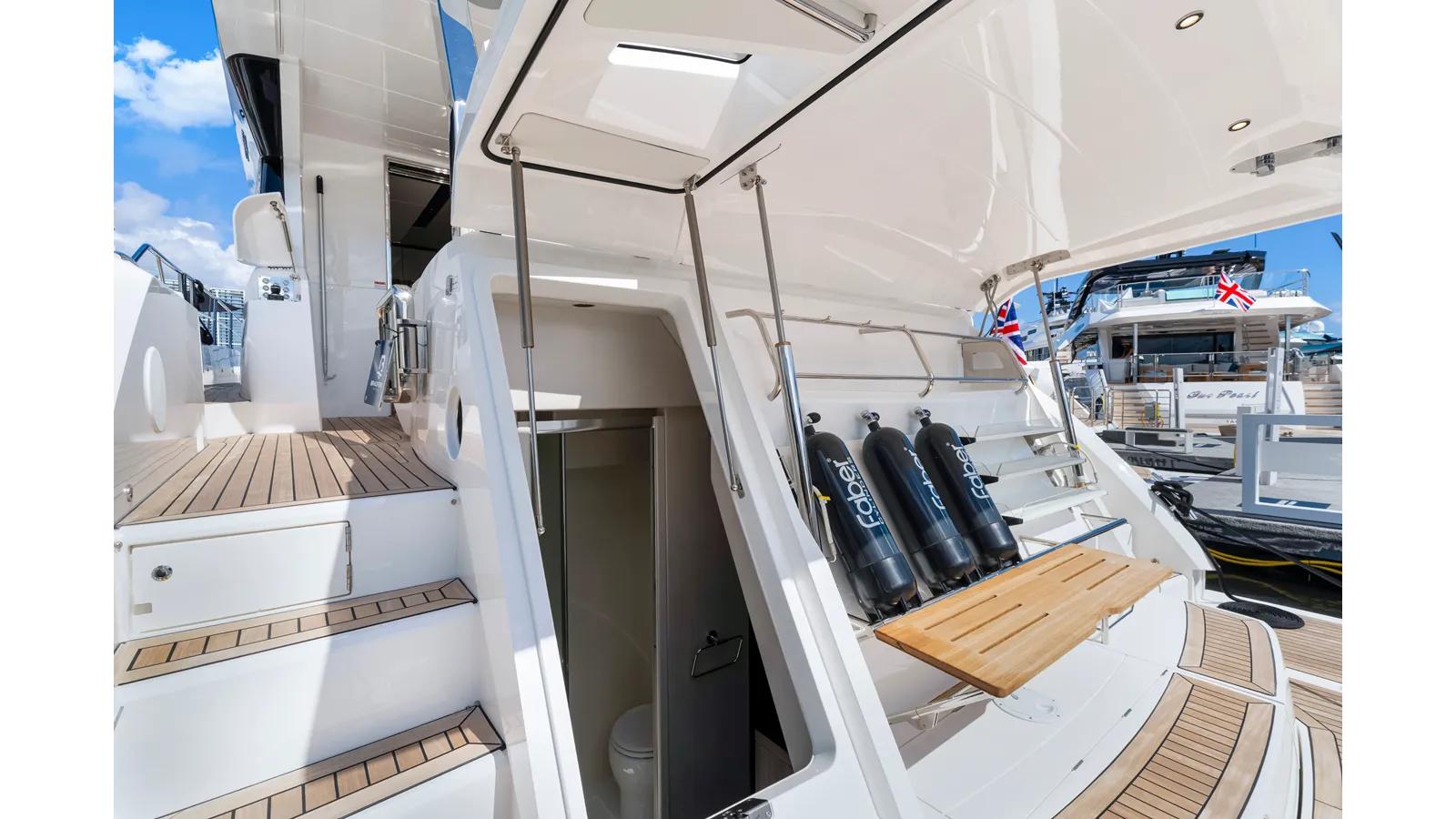 Buy a yacht MANHATTAN 68 2026