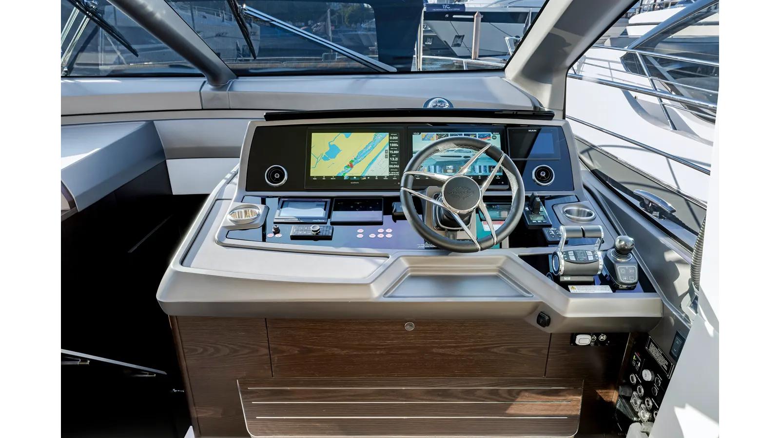 MANHATTAN 68 68 yacht sale