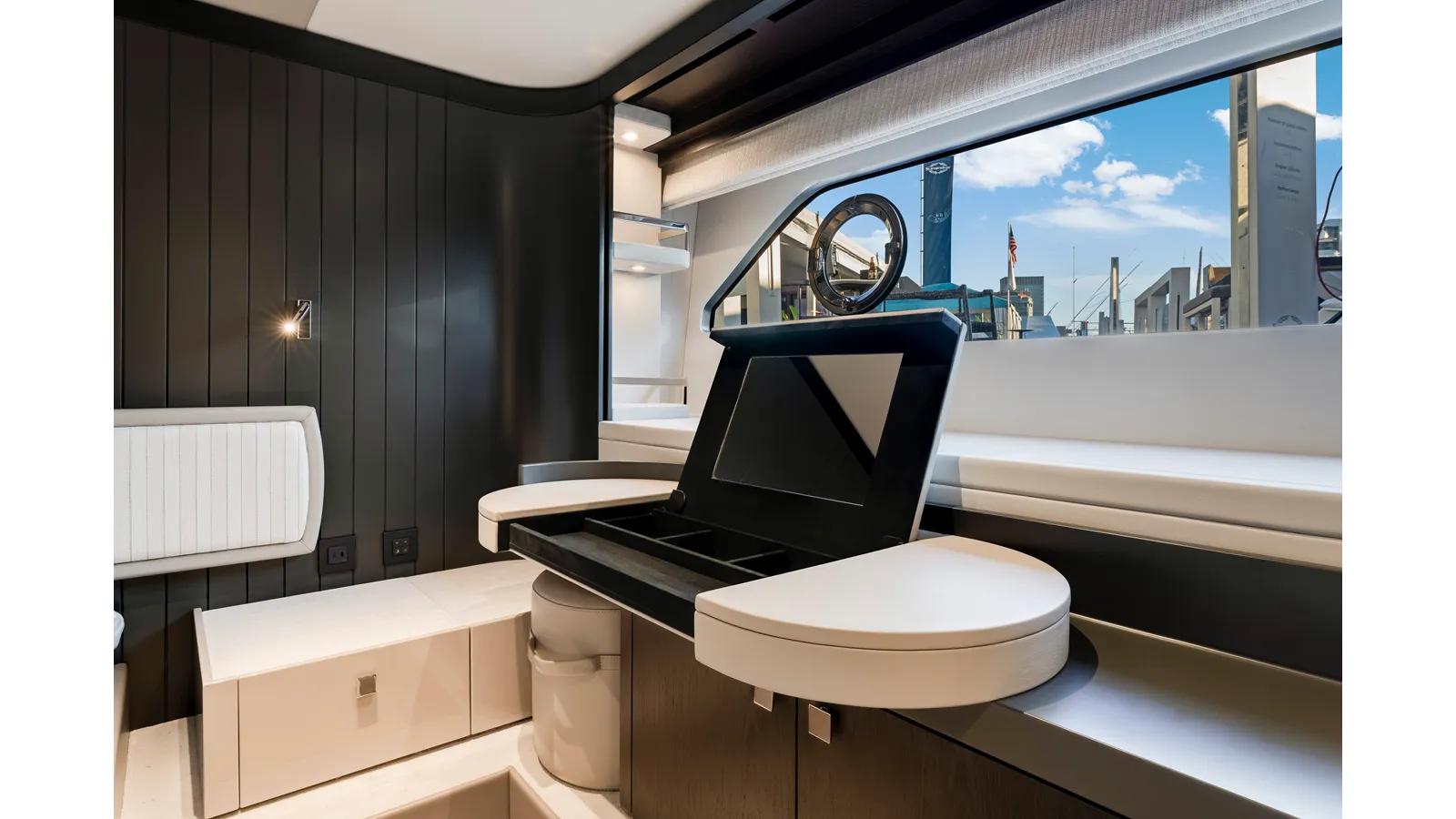 Buy a yacht MANHATTAN 68