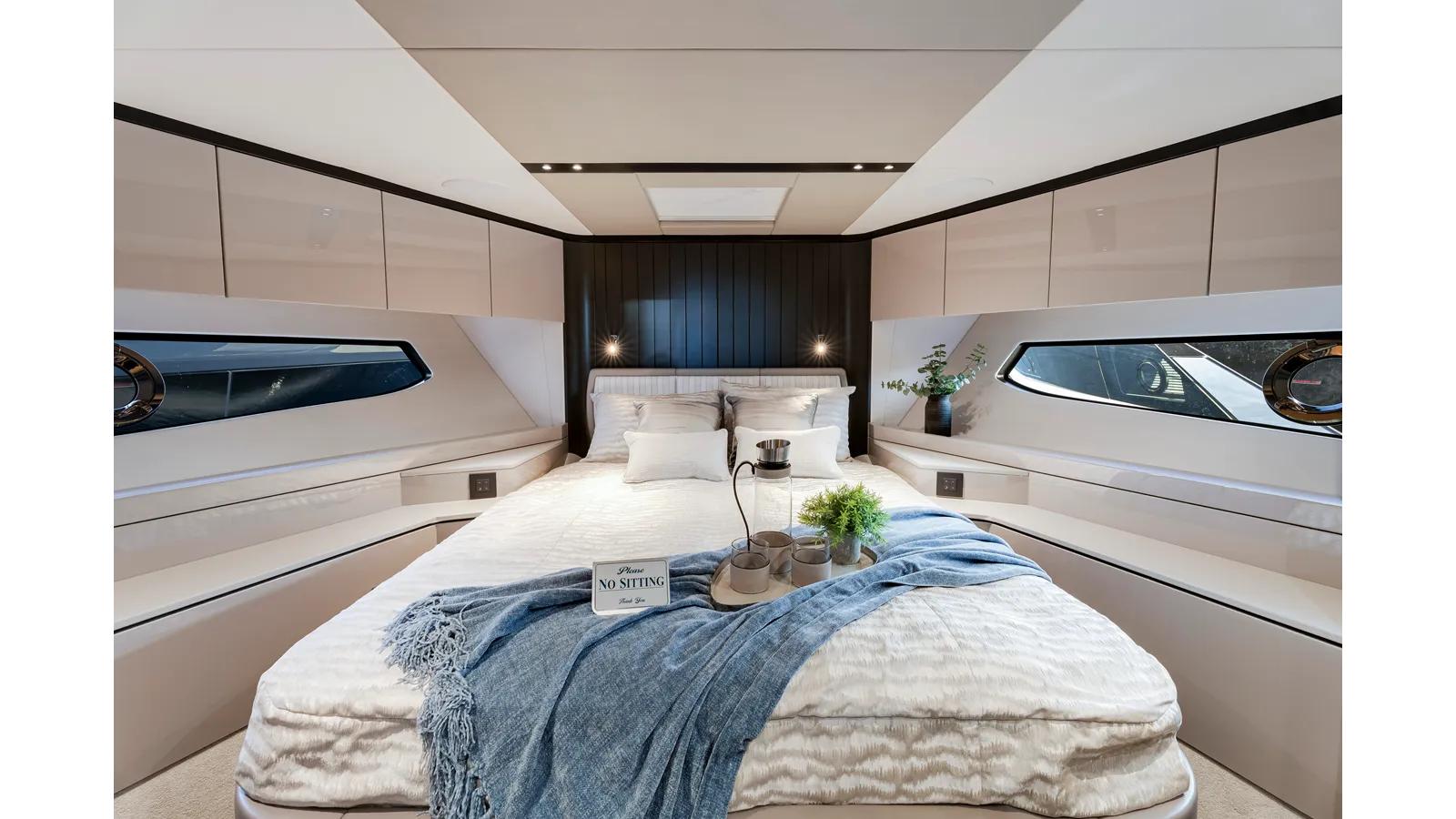 MANHATTAN 68 - Sunseeker