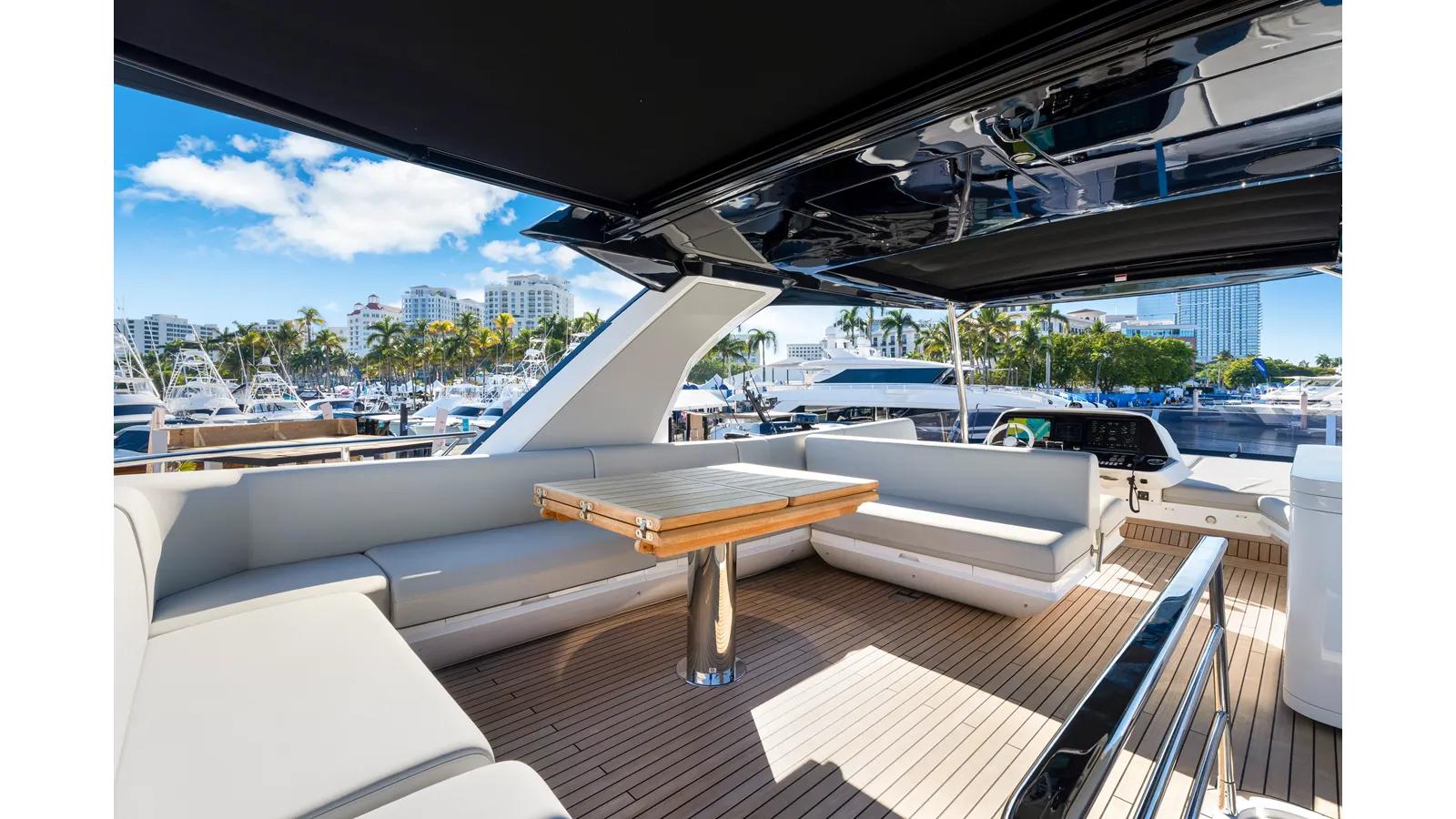 the best price on MANHATTAN 68