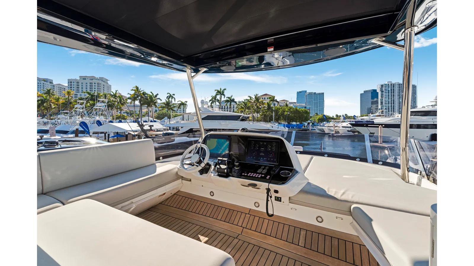 MANHATTAN 68 - Sunseeker