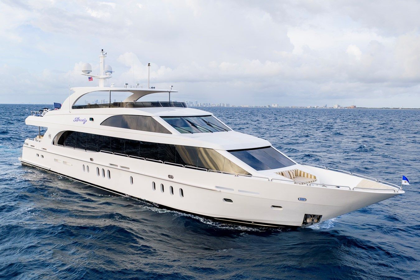 Купить яхту MESMERIZE 125 в Shestakov Yacht Sales