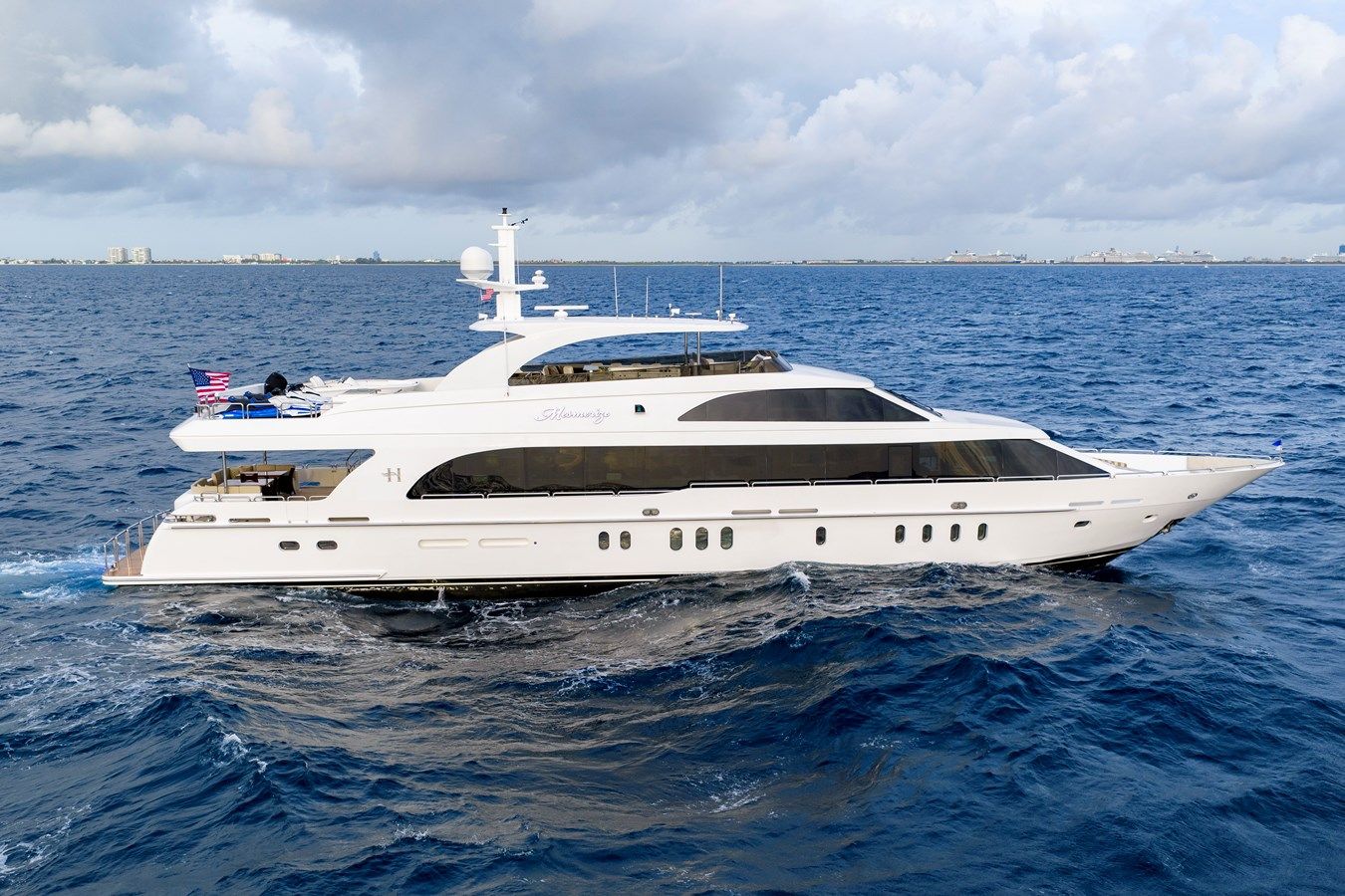 Продажа яхты MESMERIZE - Hargrave