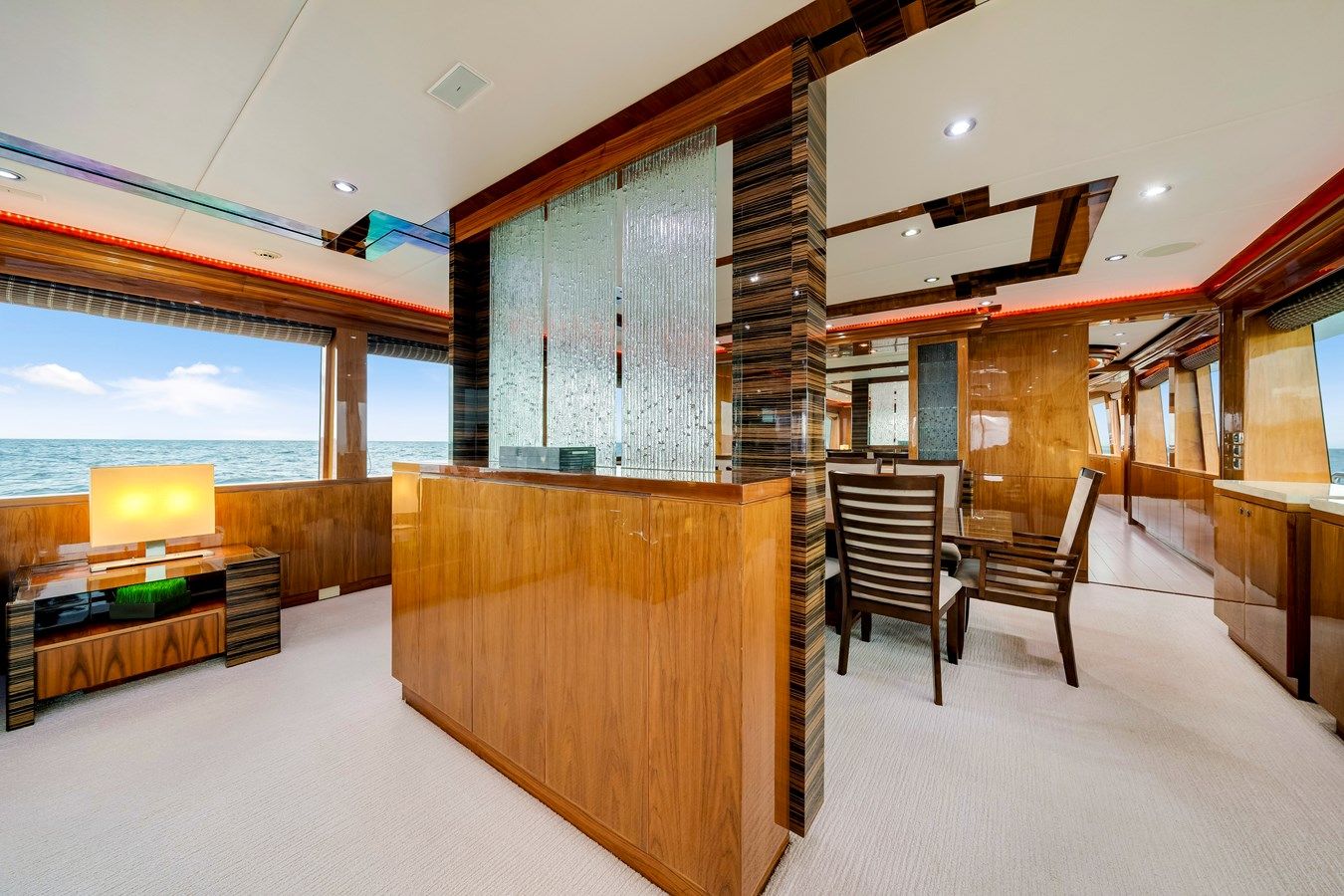 Лучшая цена на MESMERIZE 2013