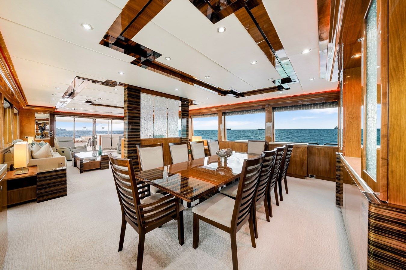 Продажа яхты MESMERIZE