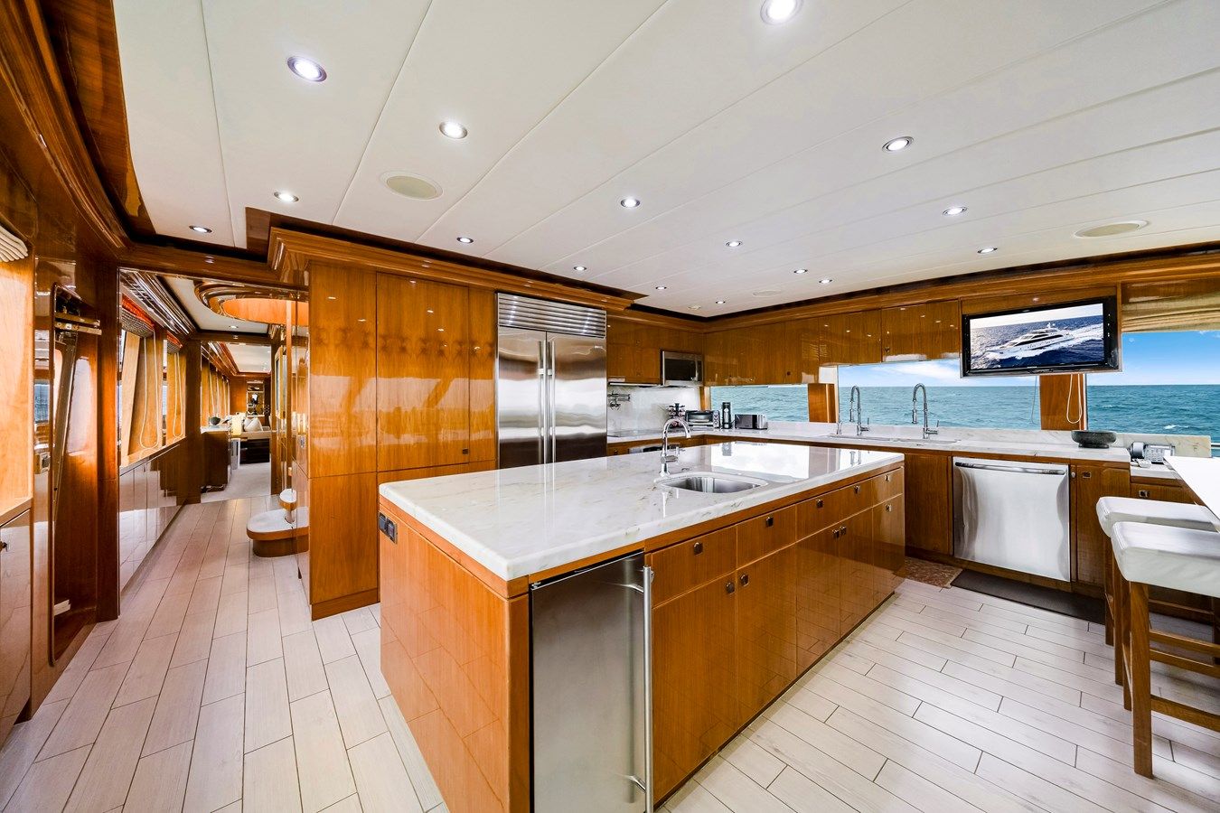 Стоимость яхты MESMERIZE - Hargrave