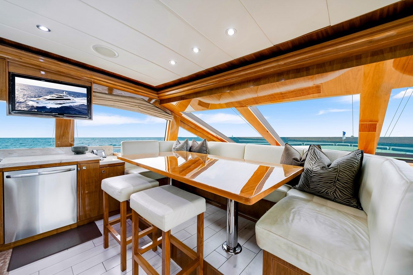 Купить яхту MESMERIZE - Hargrave в Shestakov Yacht Sales