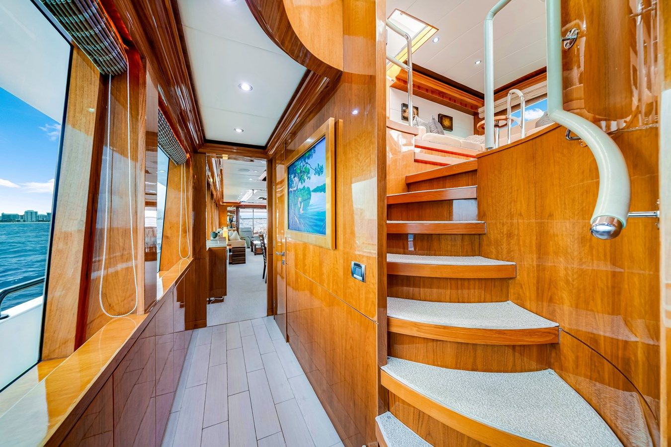 Стоимость яхты MESMERIZE