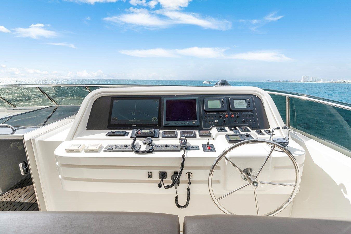 Купить яхту MESMERIZE - Hargrave в Shestakov Yacht Sales