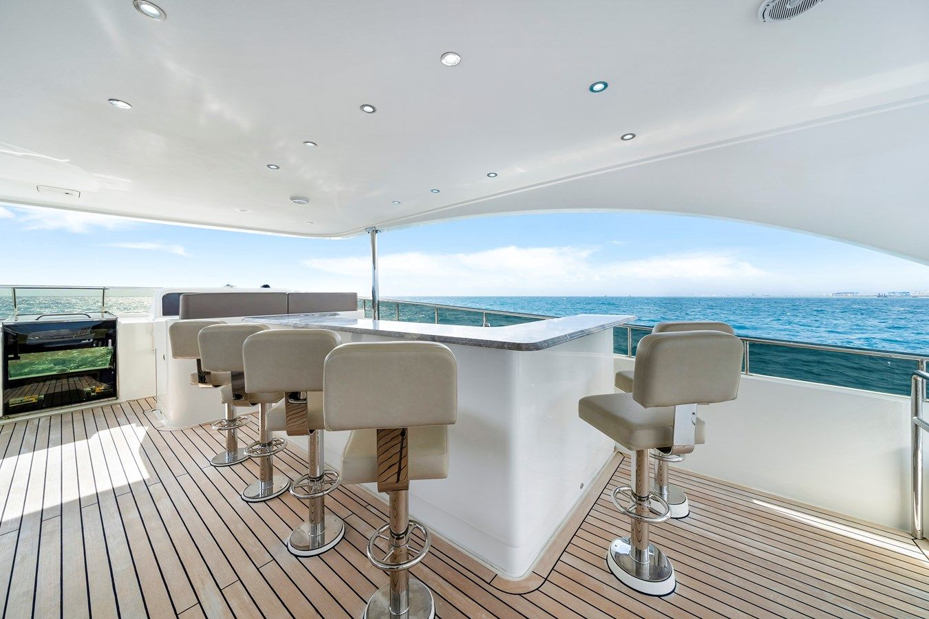 Продажа яхты MESMERIZE 2013