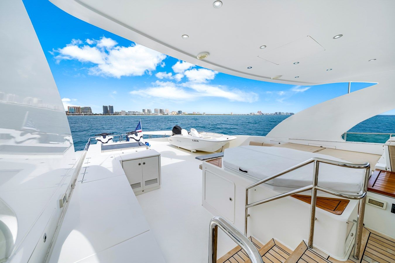 Продажа яхты MESMERIZE 125 Raised Pilot House