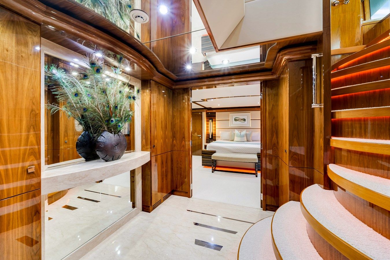 Купить яхту MESMERIZE 2013 в Shestakov Yacht Sales