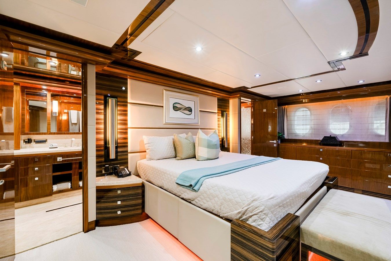 Лучшие предложения покупки яхты MESMERIZE 125