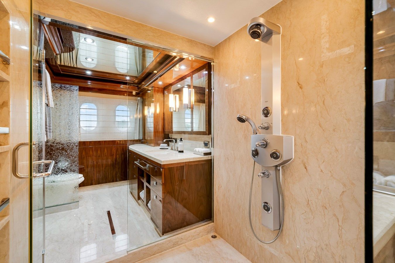 Продажа яхты MESMERIZE