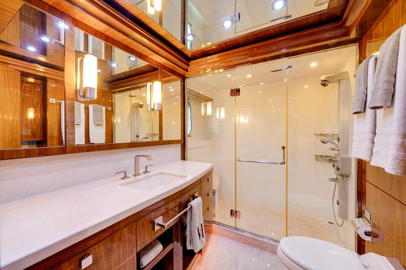 Продажа яхты MESMERIZE 125