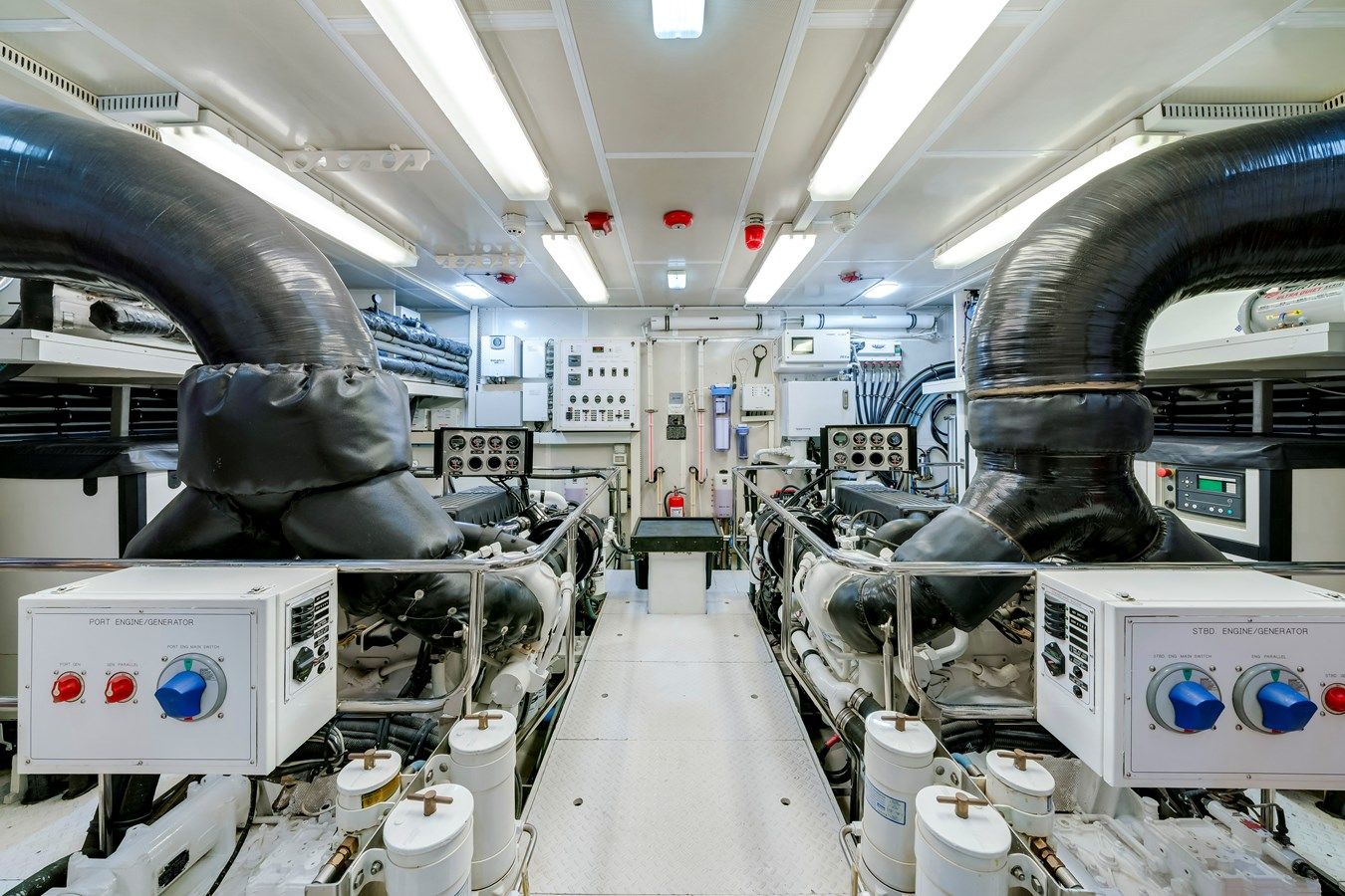 Продажа яхты MESMERIZE 2013