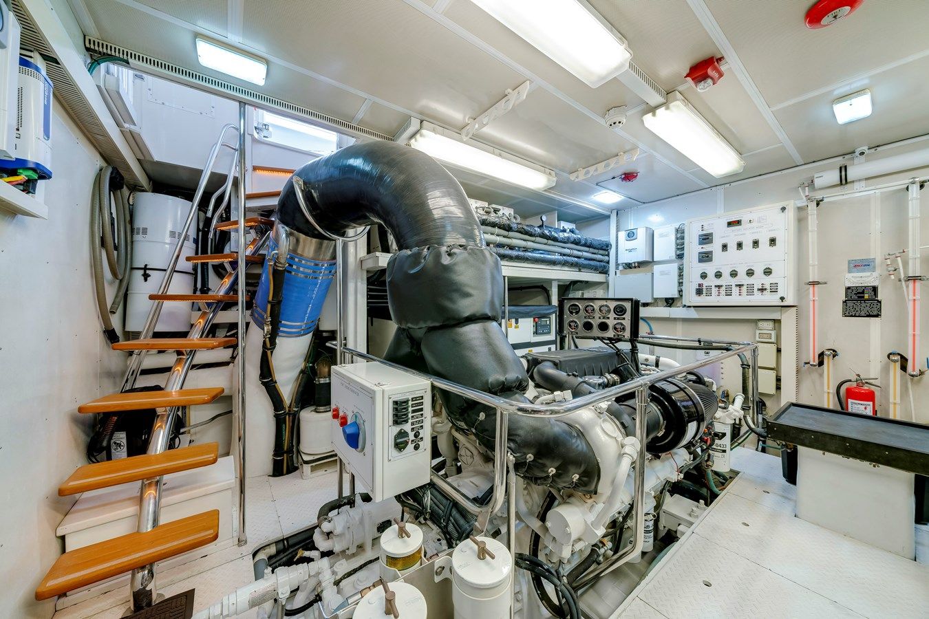 Купить яхту MESMERIZE в Shestakov Yacht Sales