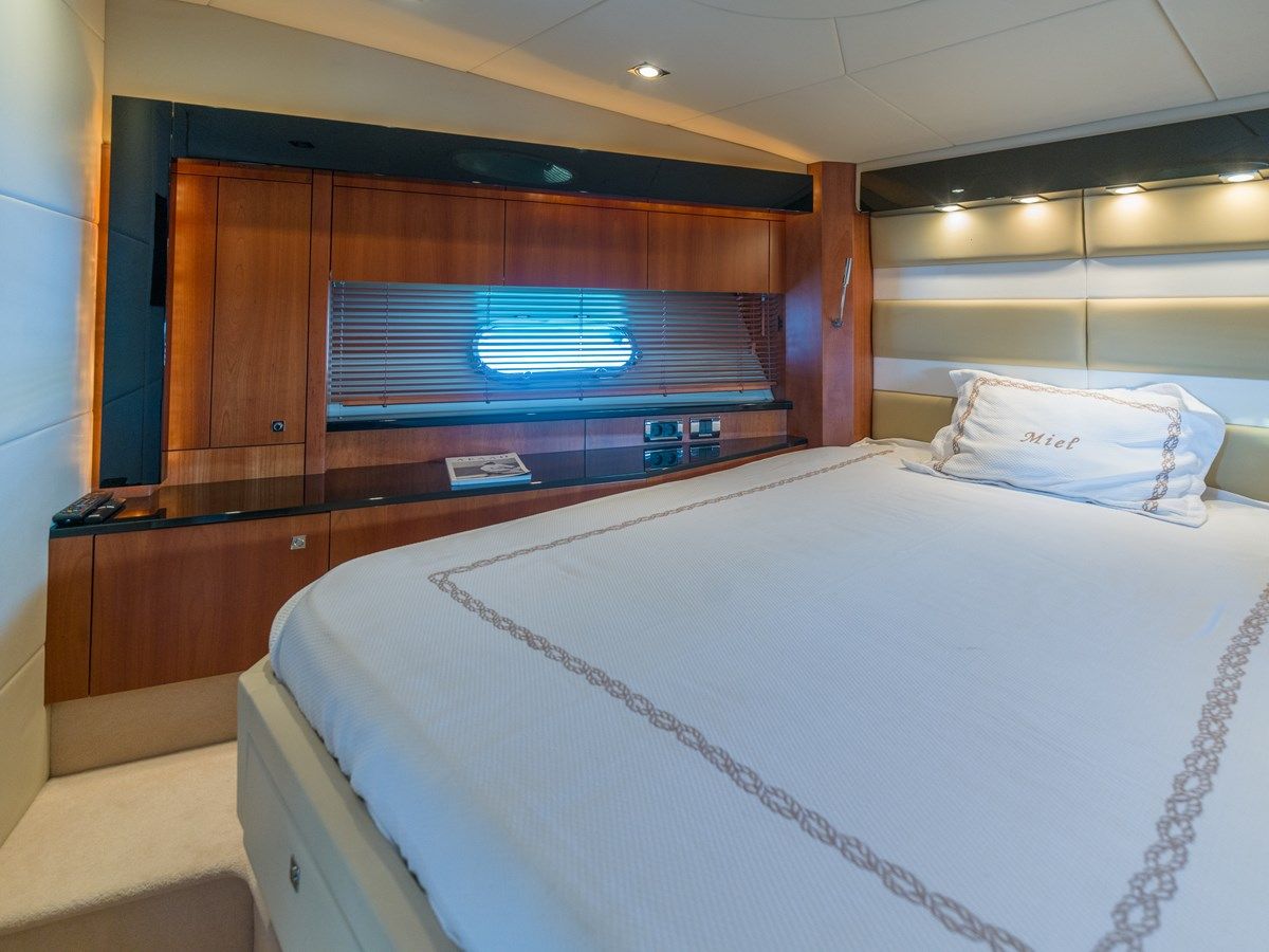 Buy a yacht MY MIEL 66