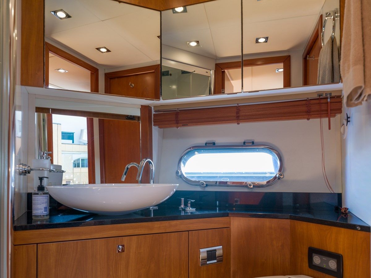 Buy a yacht MY MIEL 2010