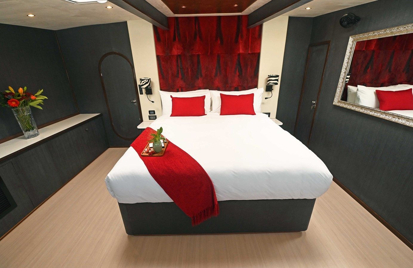 Silhouette 800 - MYSTIQUE YACHTS