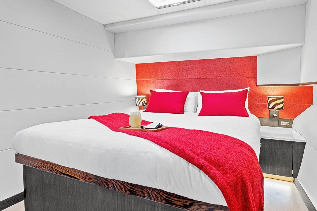 Лучшая цена на Silhouette 800 - MYSTIQUE YACHTS