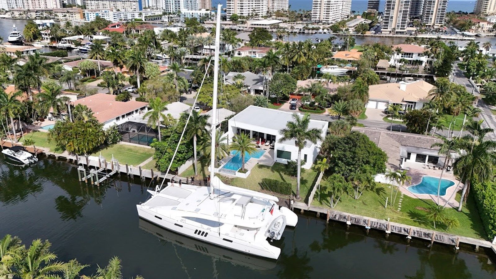 Купить Silhouette 800 - MYSTIQUE YACHTS