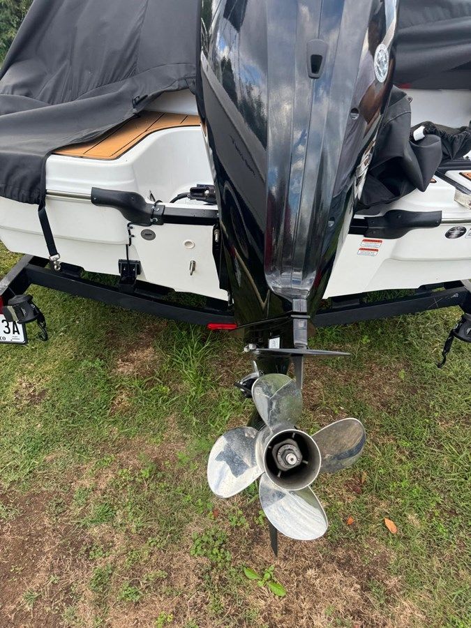 the best price on No Name 18