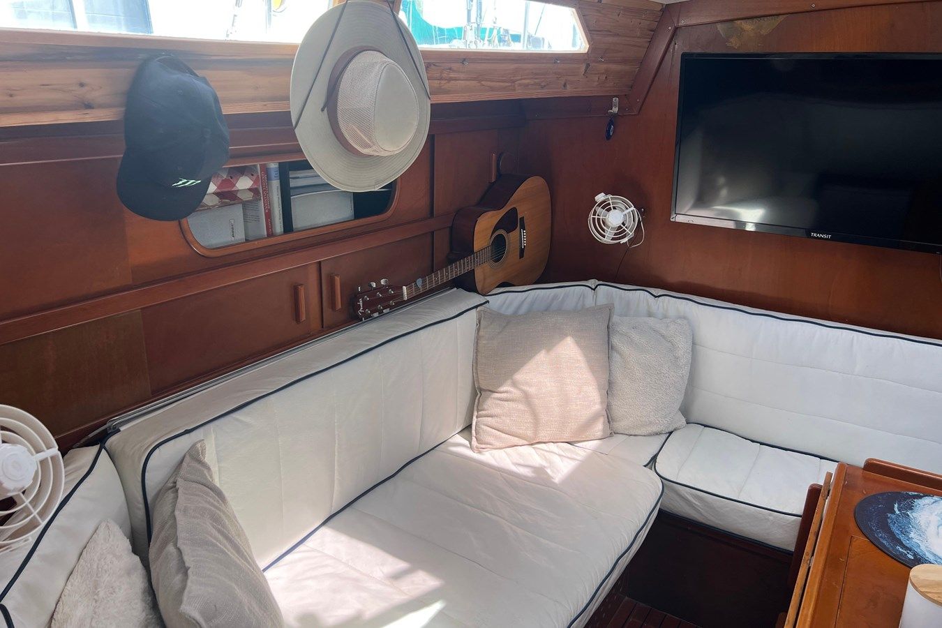 HOBO TIEMPO - Amel yacht sale