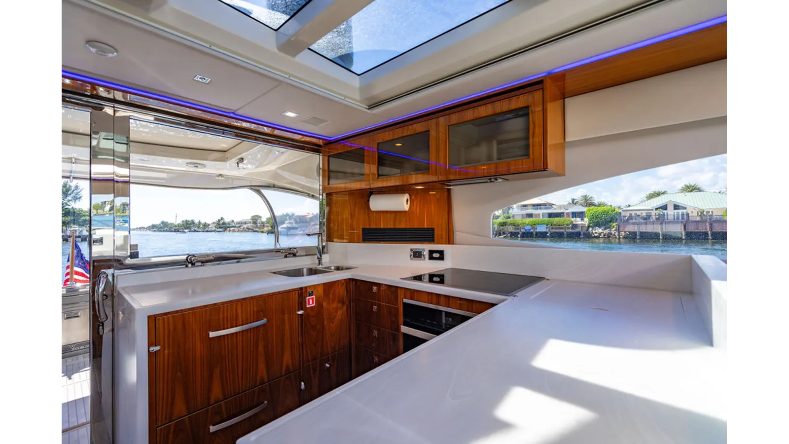 the best price on EL MAR V 2022