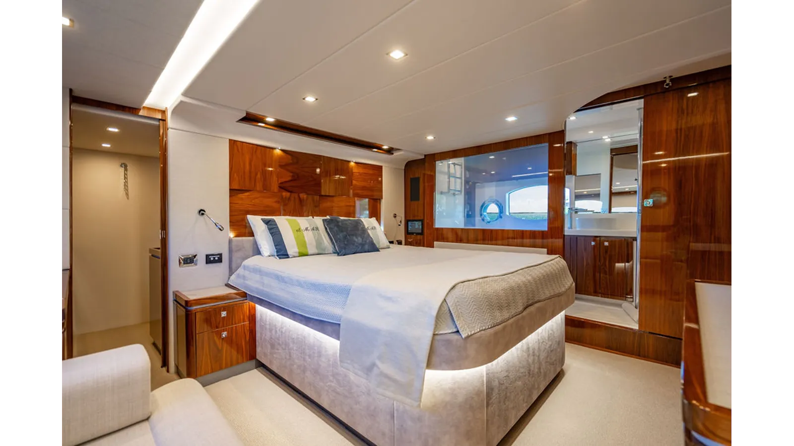 Buy a EL MAR V 2022 at Shestakov Yacht Sales