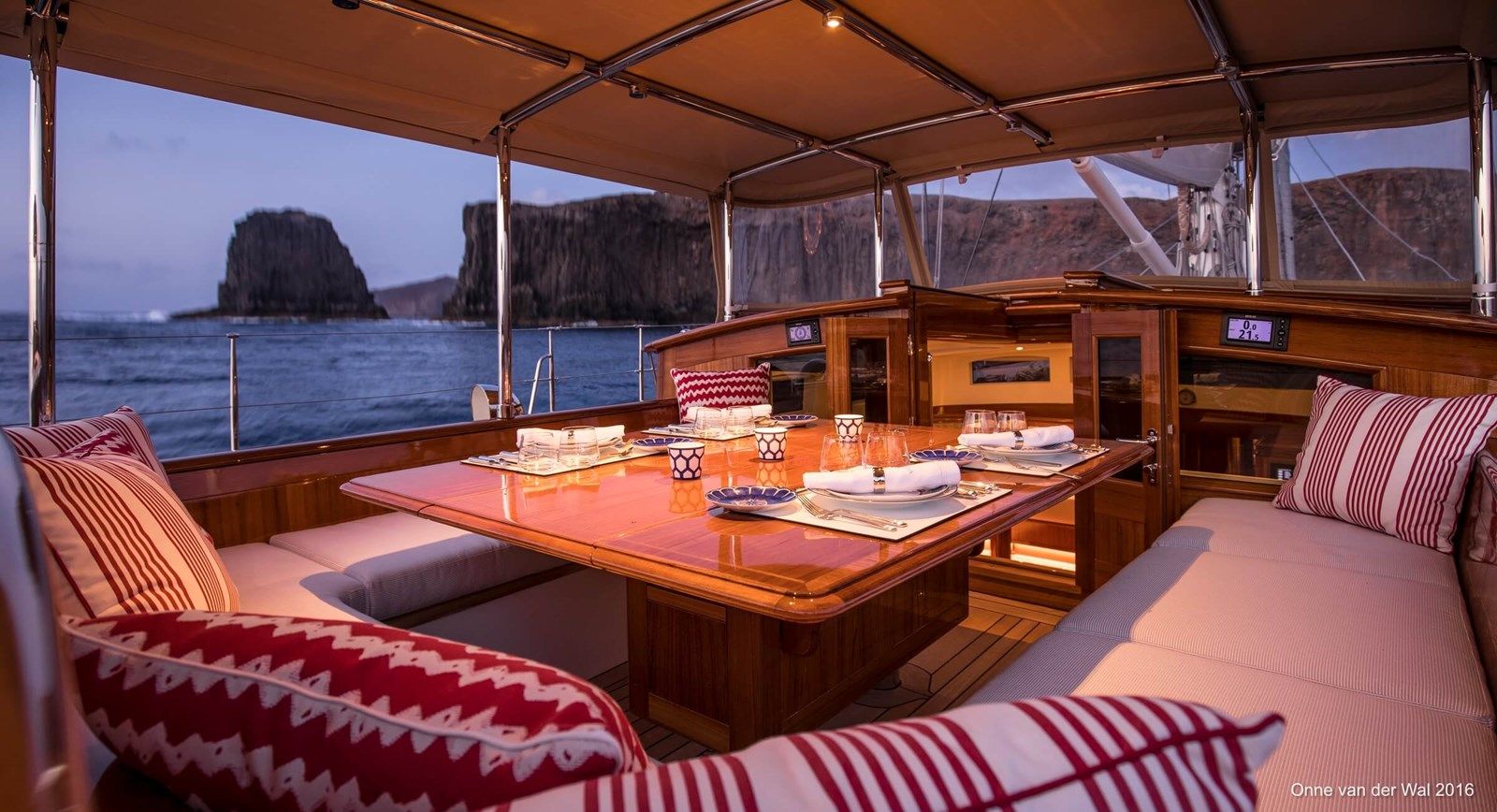 Buy a yacht ACADIA Truly Classic 90