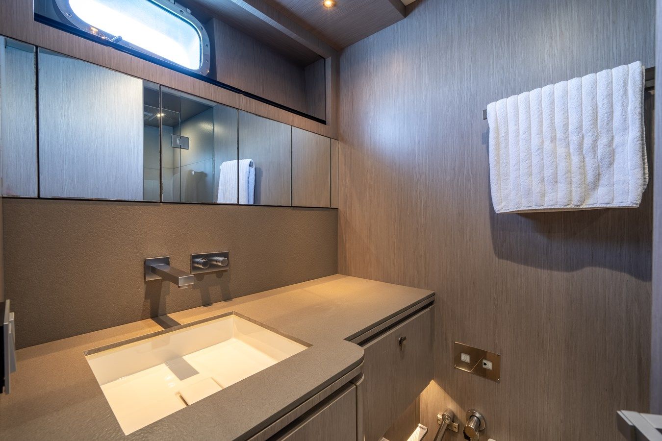 Лучшие предложения покупки яхты HELIAD III