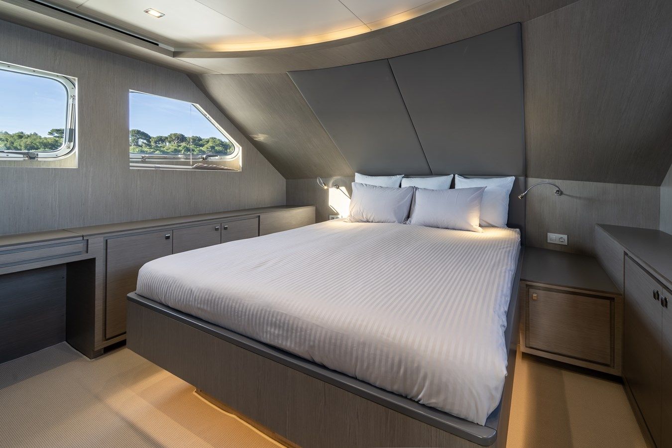 Стоимость яхты HELIAD III