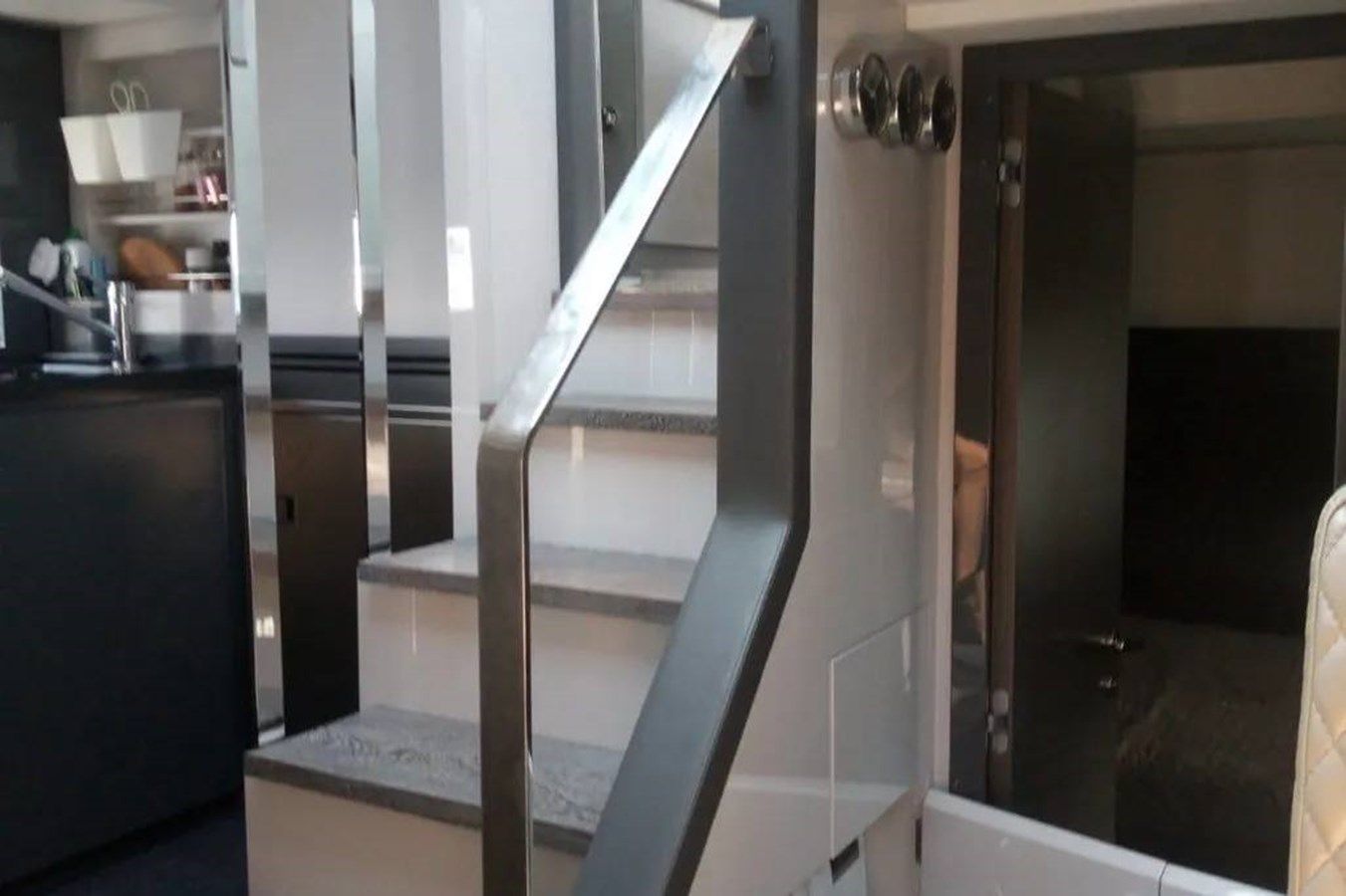 Buy a yacht Pershing 5X 54