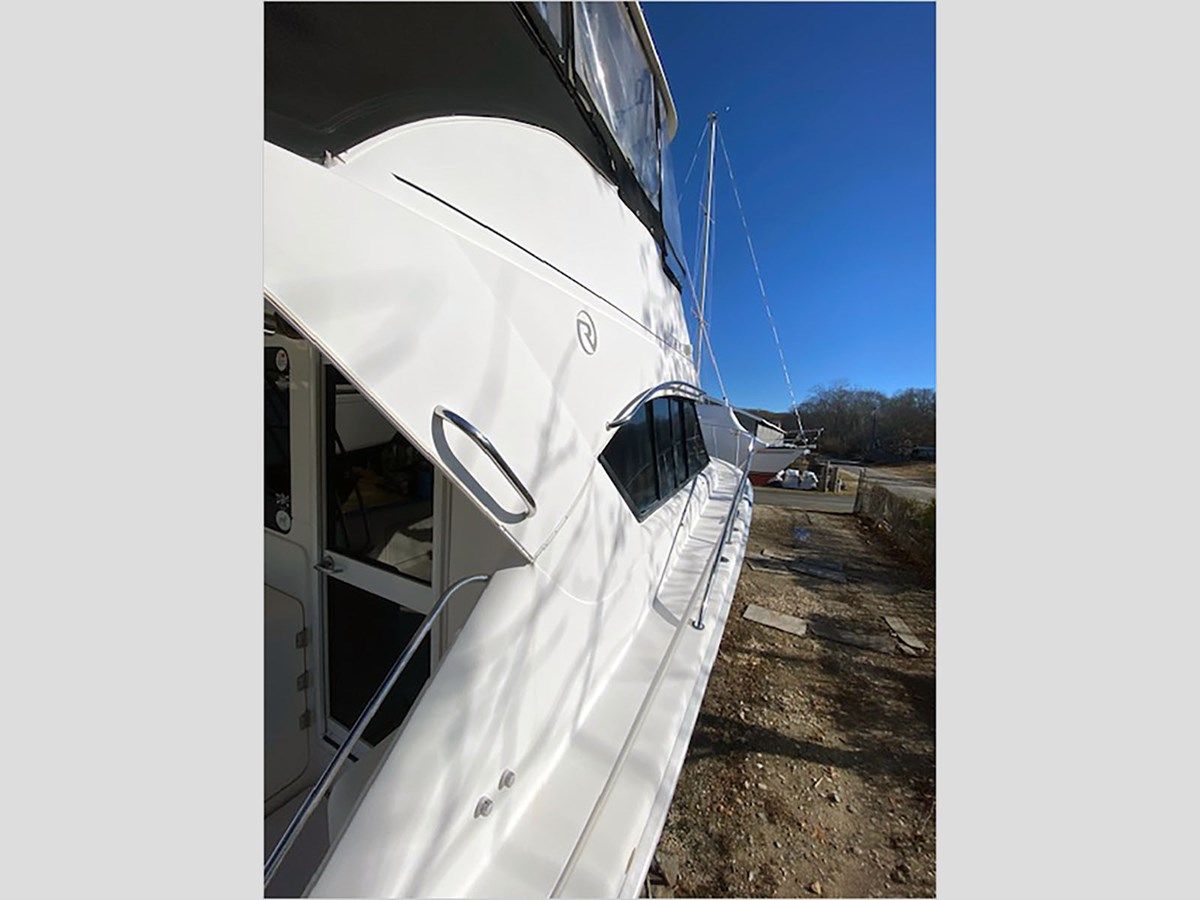 best yacht sales deals 35' Wellcraft 2003 Riviera 350 35